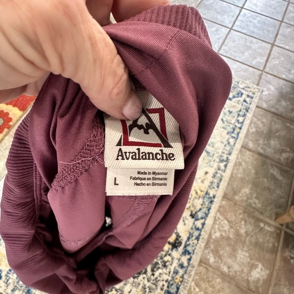 AVALANCHE Raspberry 5" Inseam Walking Hiking Ripstop Zip Pocket Shorts size L - Picture 4 of 5